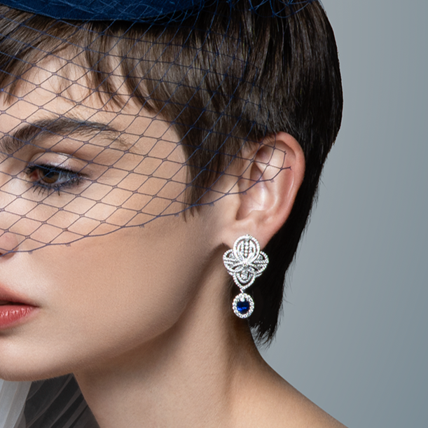 Kemewahan Anting Berlian dan Blue Sapphire pada Koleksi Realm Nobility
