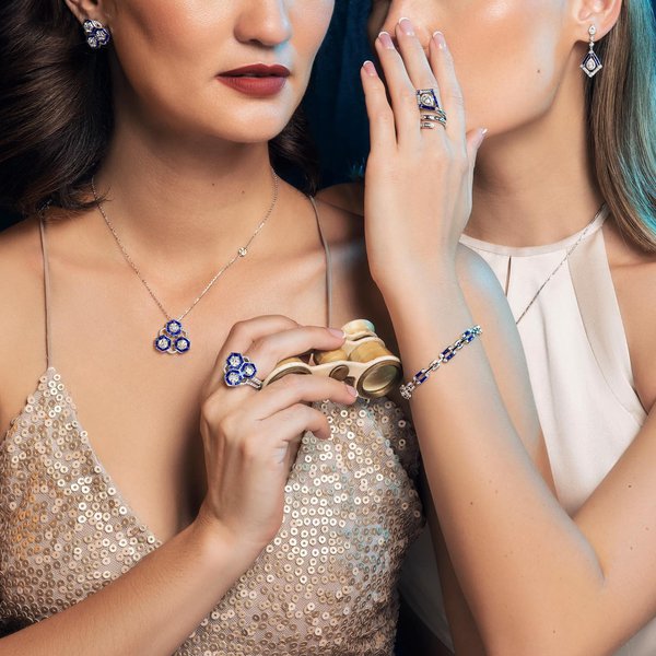 Pilih Gelang Emas Wanita dengan Berlian Model Rantai atau Bangle?
