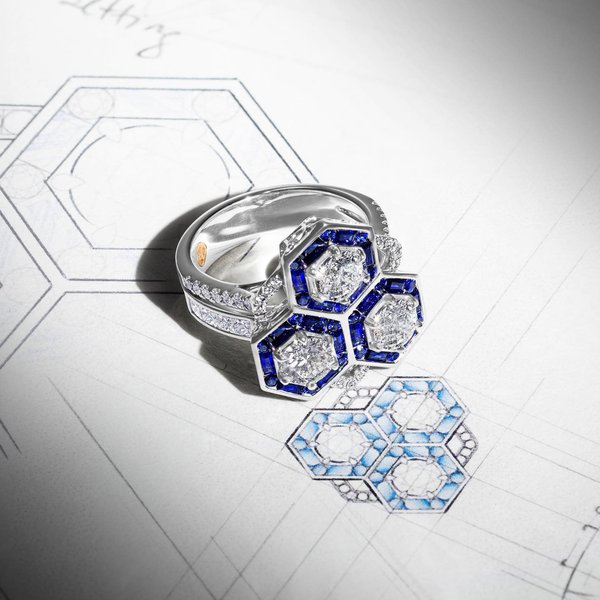 Cincin Emas Berlian dan Batu Safir dengan Desain Super Mewah, Ada?