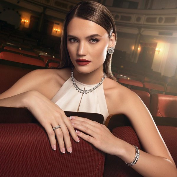 Bosan dengan Model Gelang Biasa? Coba Tennis Bracelet yang Super Mewah Ini!