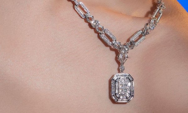 Rekomendasi Kalung Berlian Unik Koleksi MONDIAL, Bukan Kalung Unik Biasa