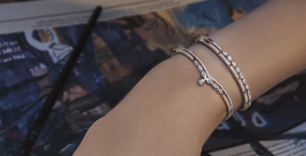 Cara Membersihkan Gelang Bangles yang Berhiaskan Berlian