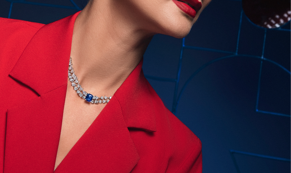 Diamond Necklace Terbaru MONDIAL: Bertatah Berlian yang Melimpah dan Sapphire Stone Istimewa.