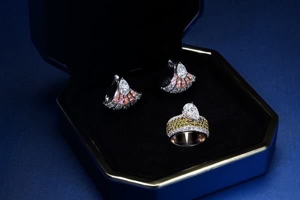 Alasan Cincin dengan Colored Diamonds Cocok untuk Melamar Kekasih, Ini Makna di Tiap Warnanya!