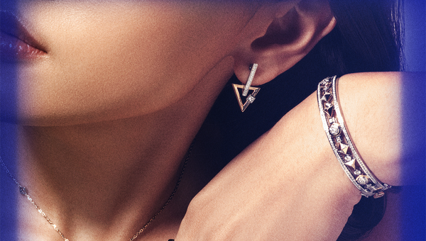 Gelang Bangle atau Bracelet, Mana yang Cocok dengan Style Kamu?