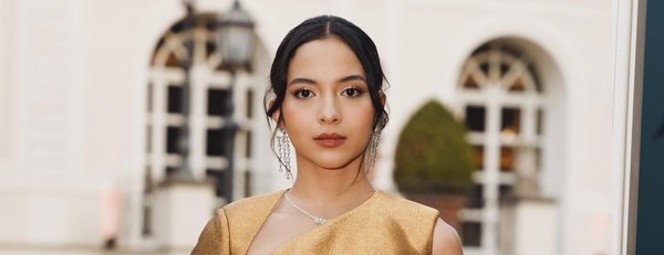Ini Dia Cara Para Selebriti Mix and Match Kalung Berlian Biar Makin Standout