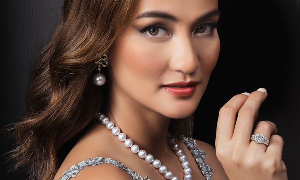 Pearl Earrings Kembali Trend! Ini 10 Cara Tampil Stylish dengan Sentuhan Elegan Anda