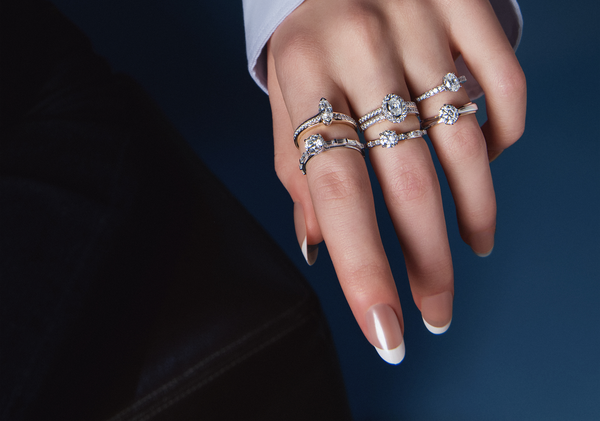 Apa yang Membuat Harga Cincin Tunangan dengan Berlian Branded Lebih Tinggi