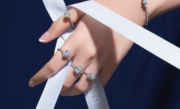Bentuk Cincin Lamaran Cristiano Ronaldo, Oval Cut Diamond Ini Bisa Anda Temukan di MONDIAL